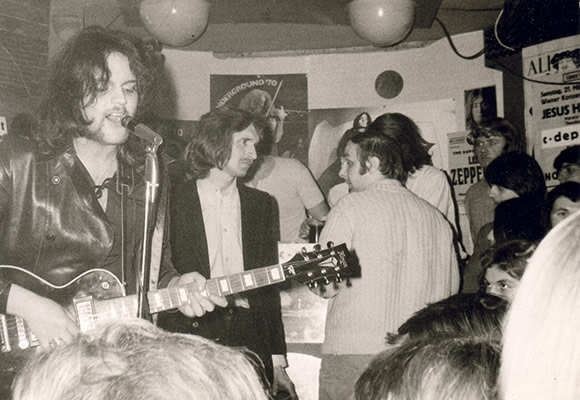 Die Band Gipsy Love live in der Camera, 1971, Privatsammlung Karl und Anna Ratzer