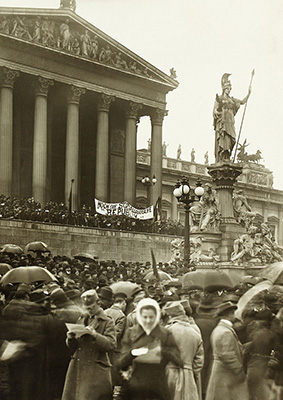 Die Ausrufung der Republik am 12. November 1918, Foto: Richard Hauffe, Wien Museum