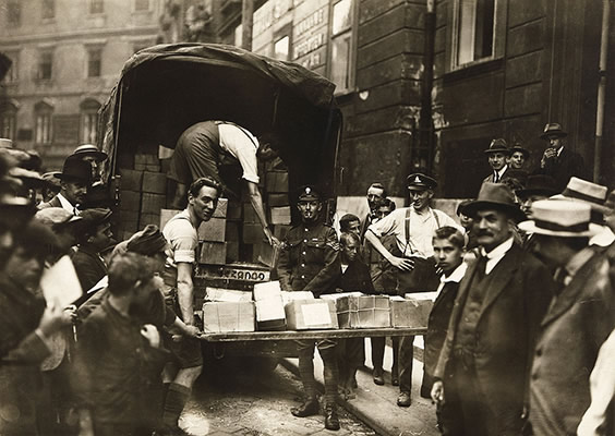 Englische Hilfslieferungen für Wien, 1919, Foto: Richard Hauffe, Wien Museum